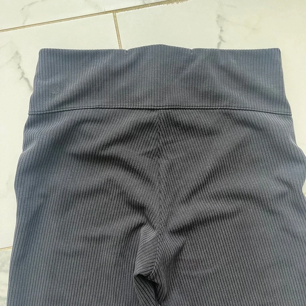 Lululemon Ribbed Softstreme Flared Pant Black sz 6 tall